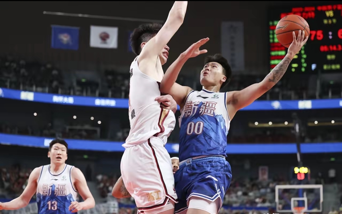 开云APP羽毛球杯赛焦点战：三湘迅豹队强势反弹塞外巨龙队，客场强势带走胜利。节奏掌控在手的简单介绍