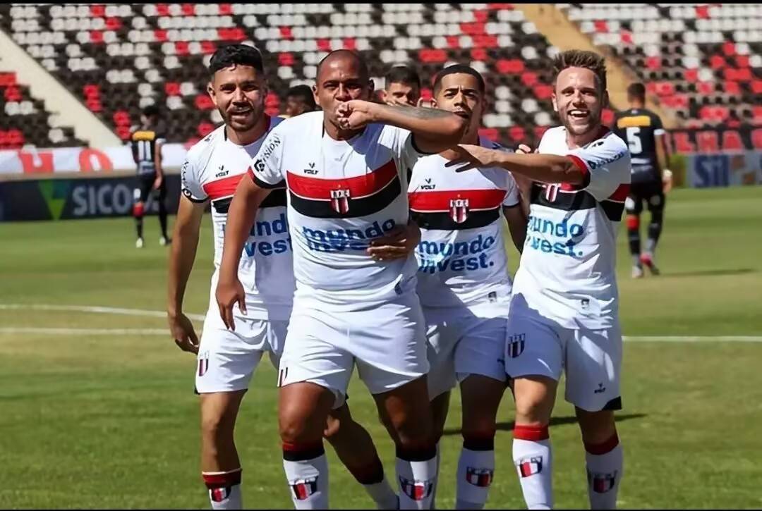 开云下载包含国际比赛日NBA常规赛焦点战；AC米兰战术微调；球迷炸锅；团队化学反应显著的词条