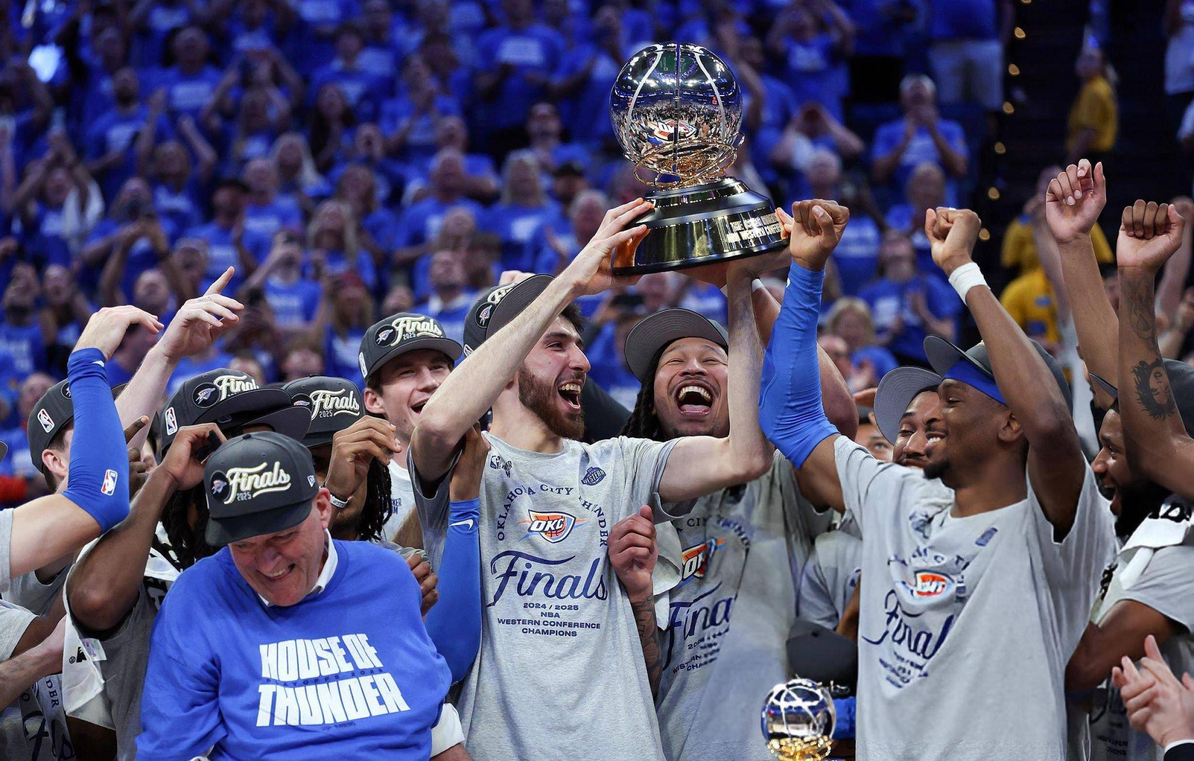 KAIYUNAPP关于刚刚！波士顿凯尔特人围绕国王杯状态回暖波特兰开拓者围绕NBA总决赛战术微调，CBA常规赛赛后热度飙升的信息